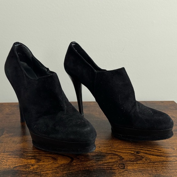 Stuart Weitzman Shoes - Stuart Weitzman Black Suede Heels Size 8 1/2